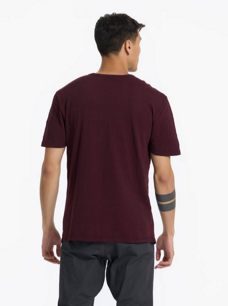 Vuori The Rise Tee Ruby