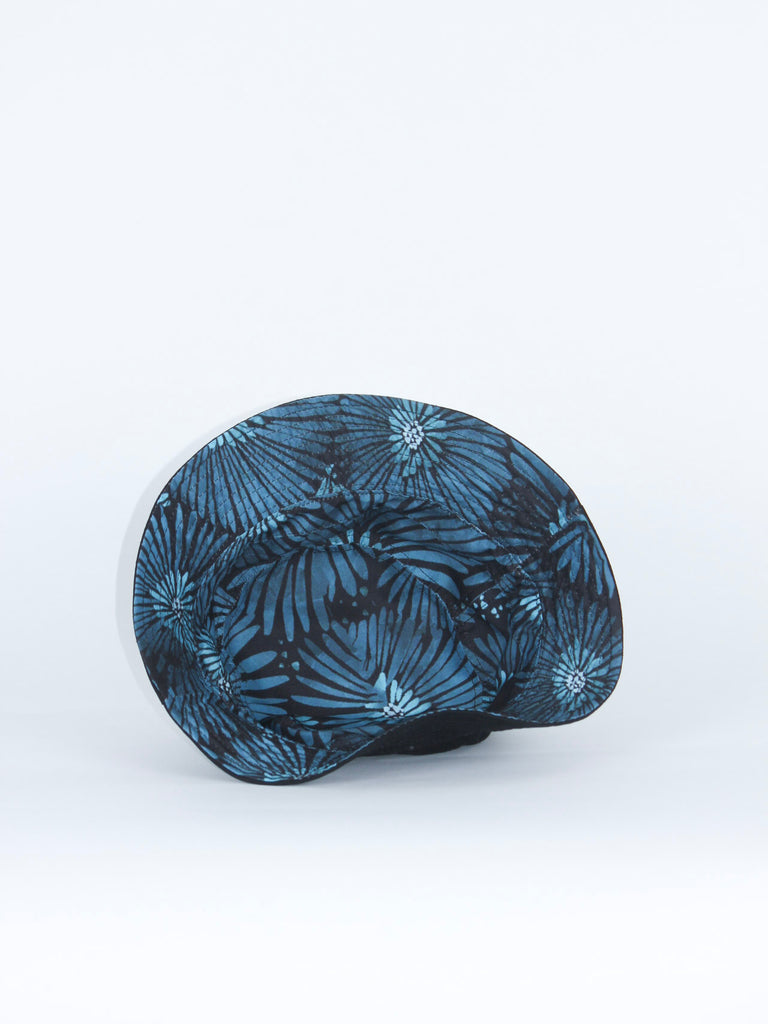 Berdels Reversible Bucket Hat Black/Blue Floral